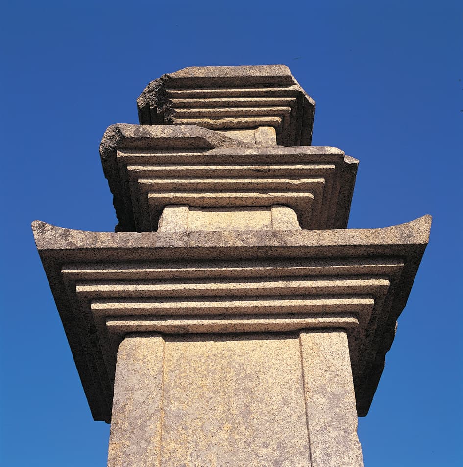 경주 남산 용장사곡 삼층석탑 — 탑신부