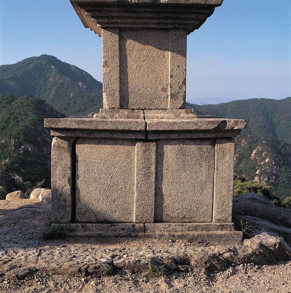 경주 남산 용장사곡 삼층석탑 — 기단부 및 1층탑신