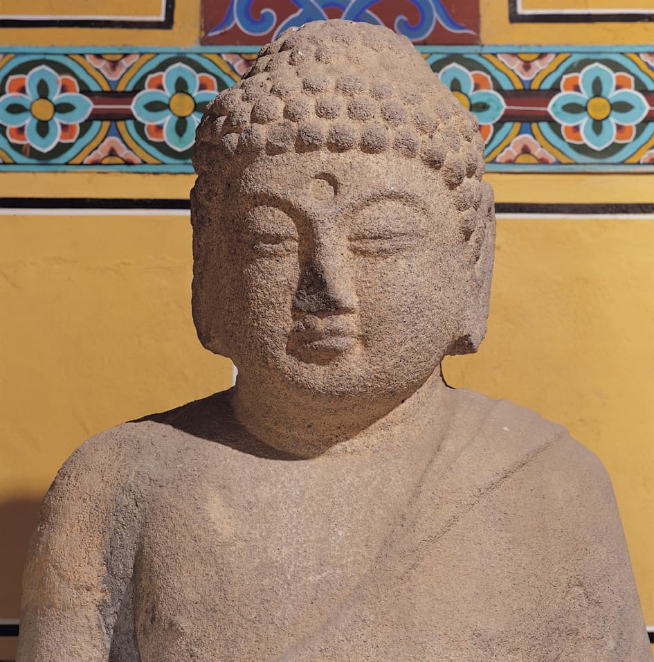 김천 갈항사지 석조여래좌상 — 석조여래좌상 상반신