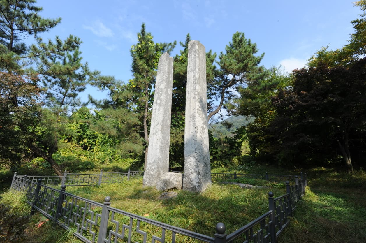 영주 부석사 당간지주 — 영주 부석사 당간지주 (촬영:문화재청)