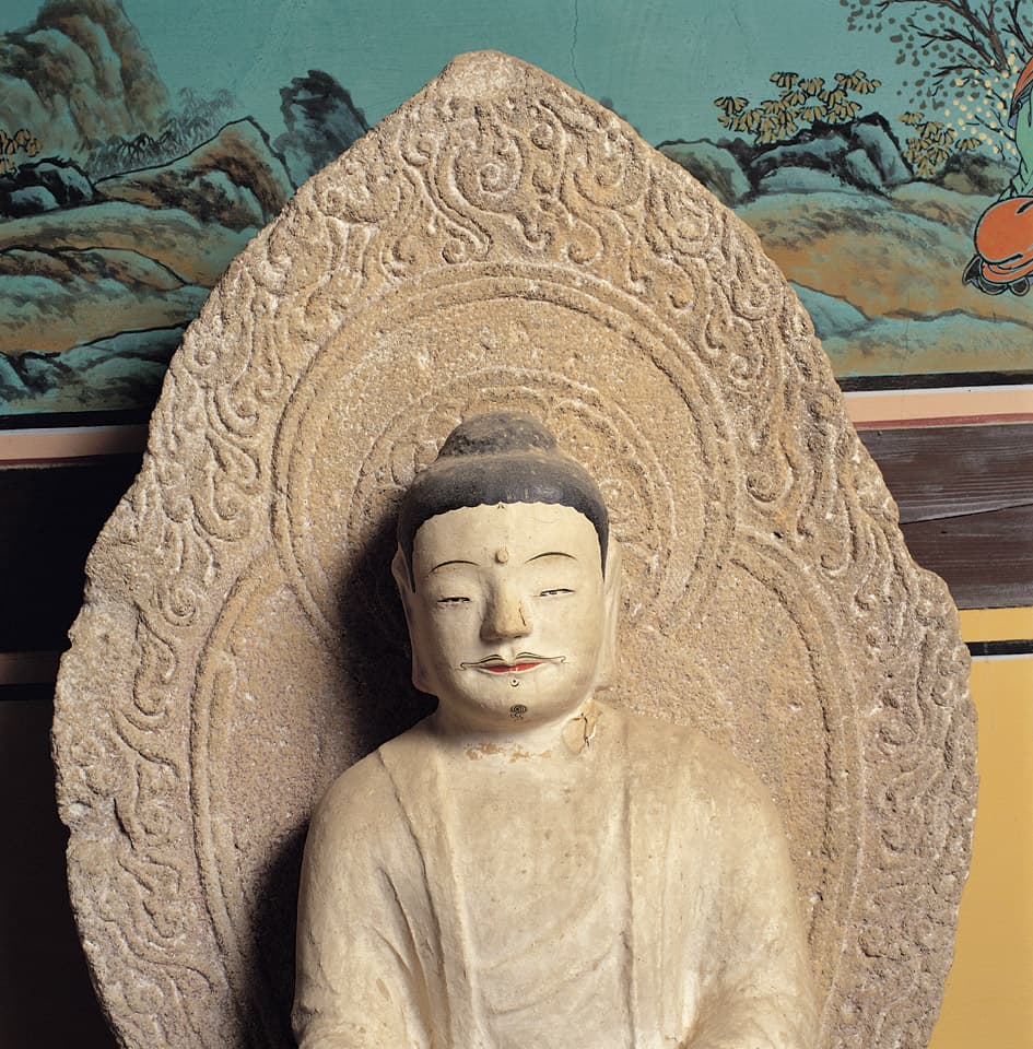 청도 운문사 석조여래좌상 — 여래좌상 상반신과 광배