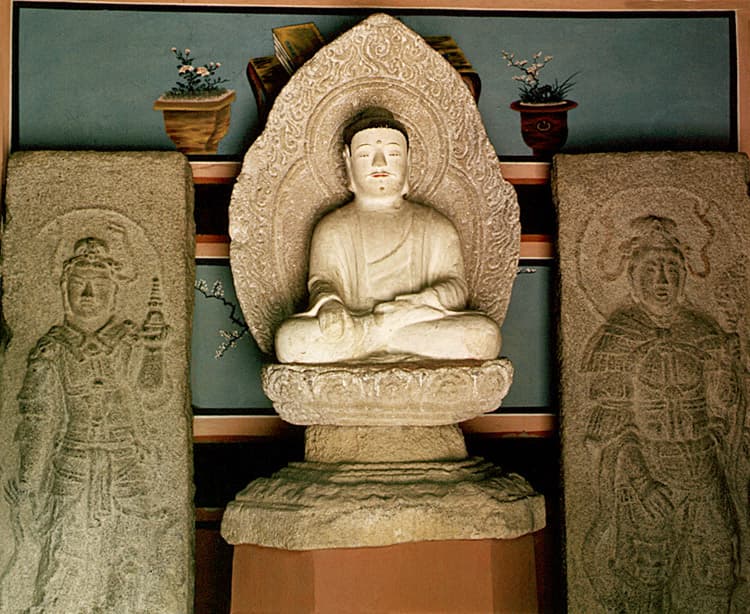청도 운문사 석조여래좌상 — 운문사석조여래좌상