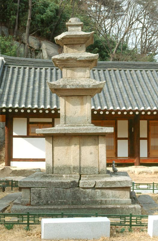 경산 불굴사 삼층석탑 — 불굴사삼층석탑