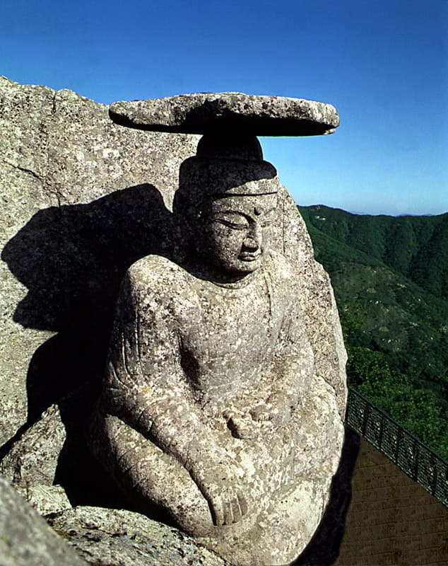 경산 팔공산 관봉 석조여래좌상 — 관봉석조여래좌상