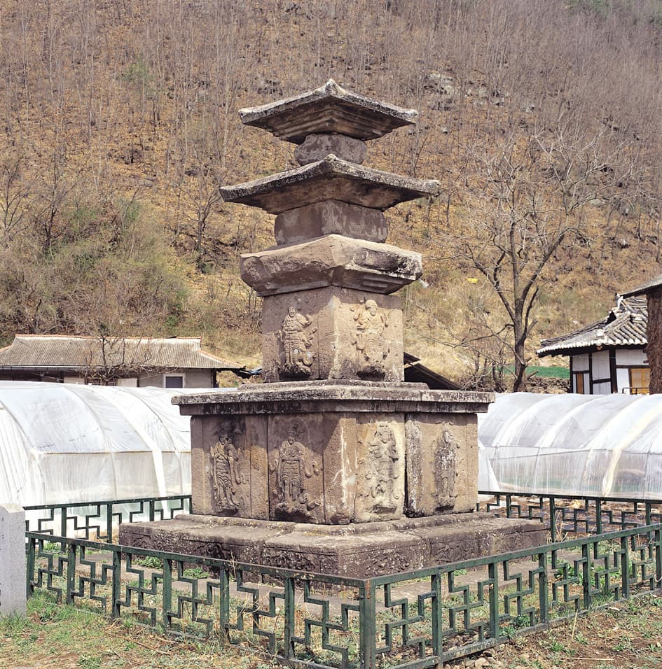 영양 화천리 삼층석탑 — 영양 화천리 삼층석탑