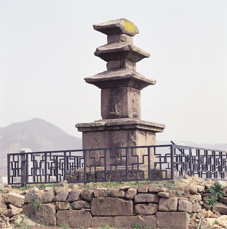 영양 현리 삼층석탑 — 영양 현리 삼층석탑
