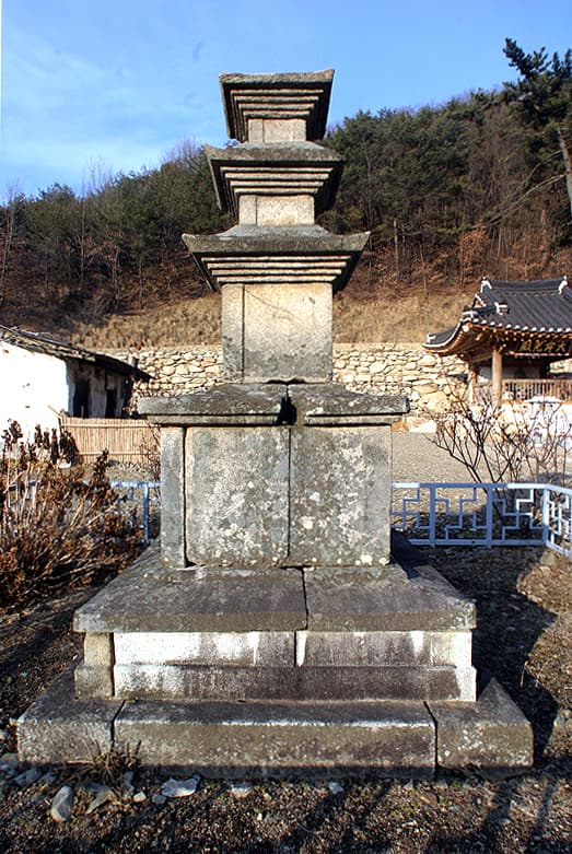 영천 화남리 삼층석탑 — 영천 화남리 삼층석탑