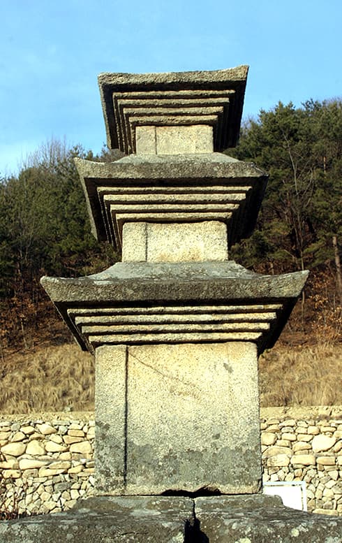 영천 화남리 삼층석탑 — 영천 화남리 삼층석탑