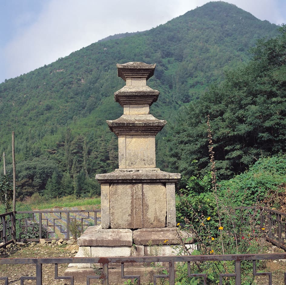 영천 화남리 삼층석탑 — 영천 화남리 삼층석탑