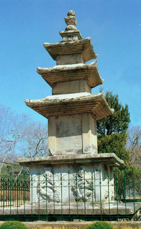 청도 운문사 동·서 삼층석탑 — 청도 운문사 서 삼층석탑