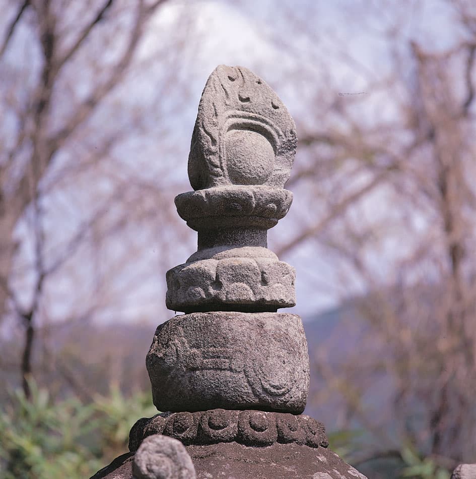 진주 용암사지 승탑 — 상륜부의 북발·보륜·보개·보주