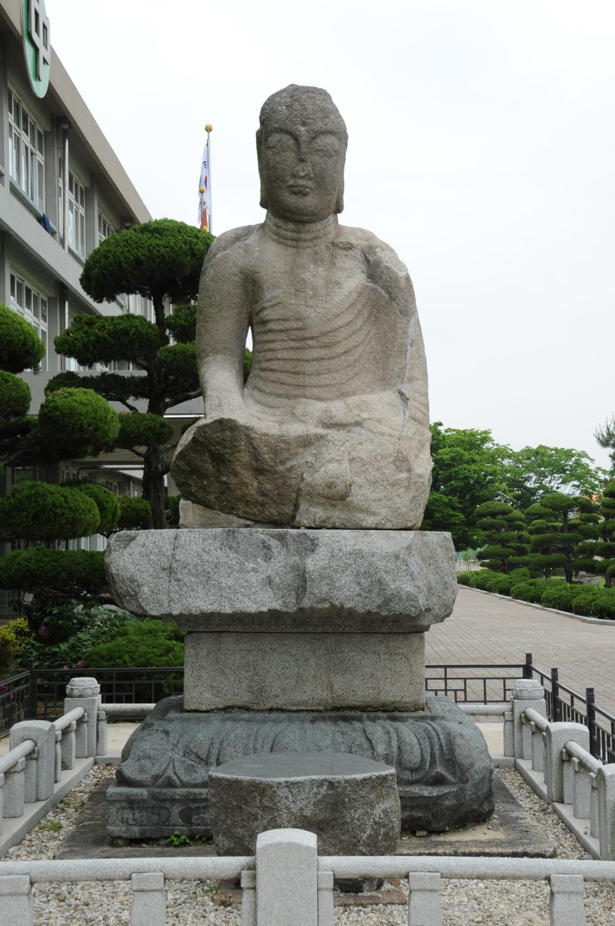 함양 교산리 석조여래좌상 — 함양 교산리 석조여래좌상 (촬영:문화재청)
