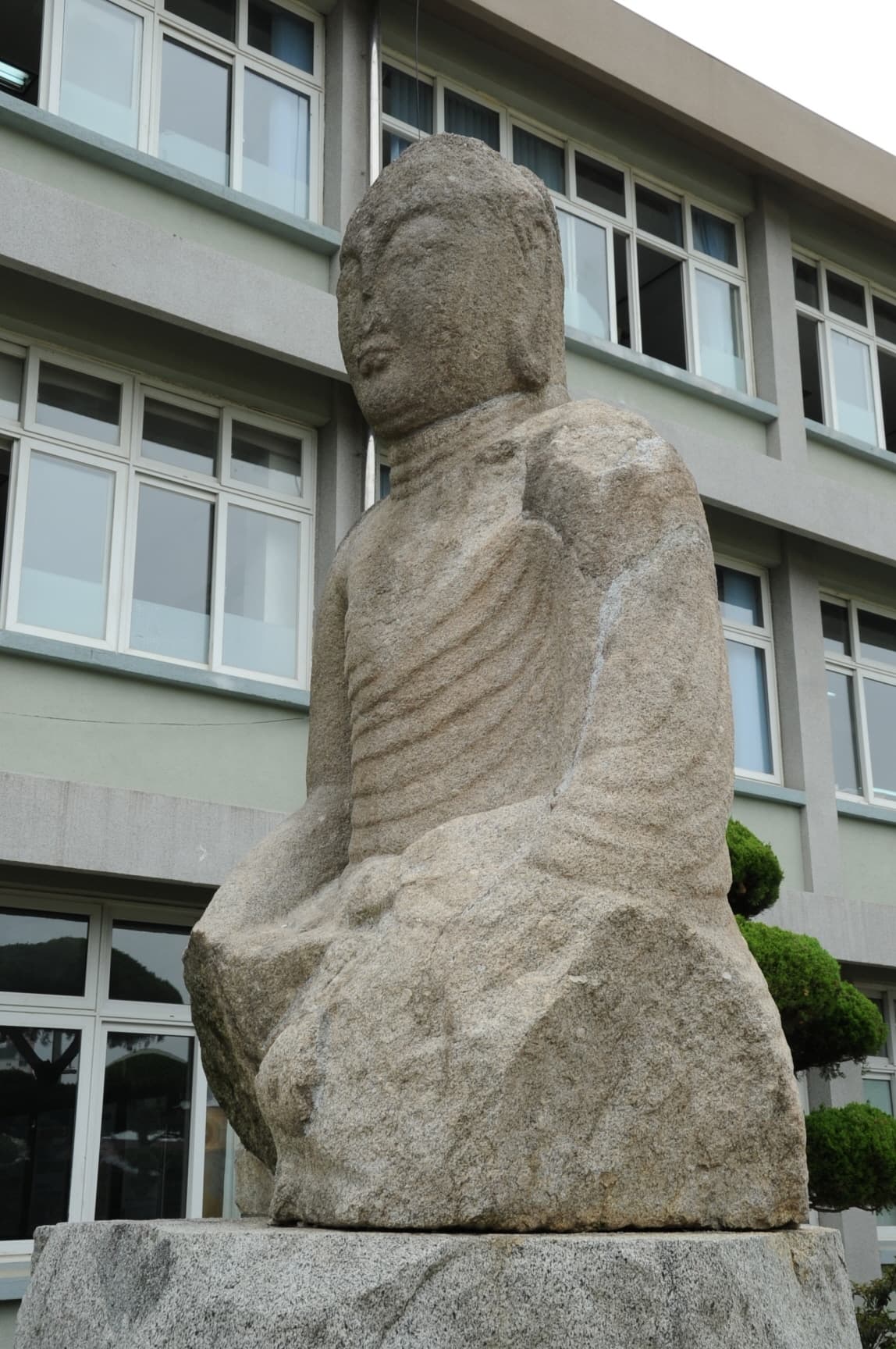 함양 교산리 석조여래좌상 — 함양 교산리 석조여래좌상 (촬영:문화재청)