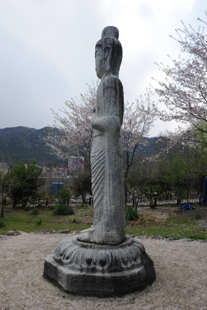 거창 상림리 석조보살입상 — 거창 상림리 석조보살입상(촬영:문화재청)