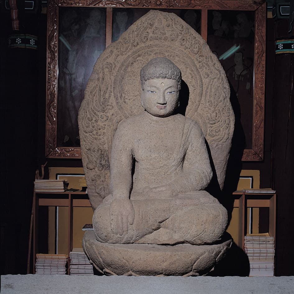 양산 용화사 석조여래좌상 — 양산 용화사 석조여래좌상