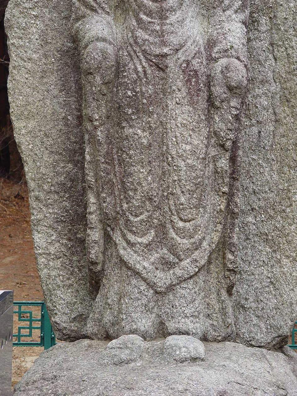 거창 농산리 석조여래입상 — 석불입상 하반신