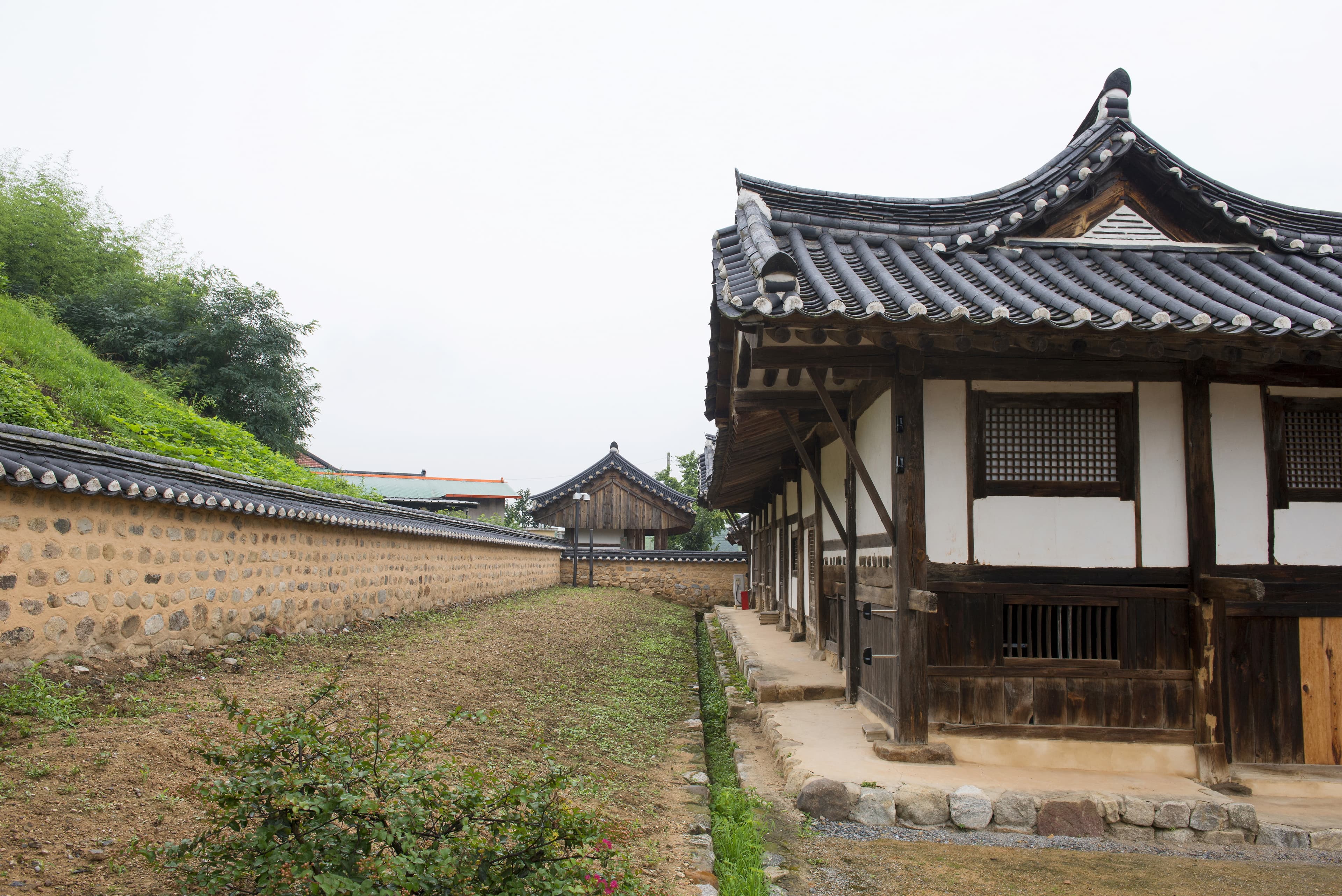 상주 양진당 — 상주 양진당_뒷뜰전경 (촬영년도 : 2015년)