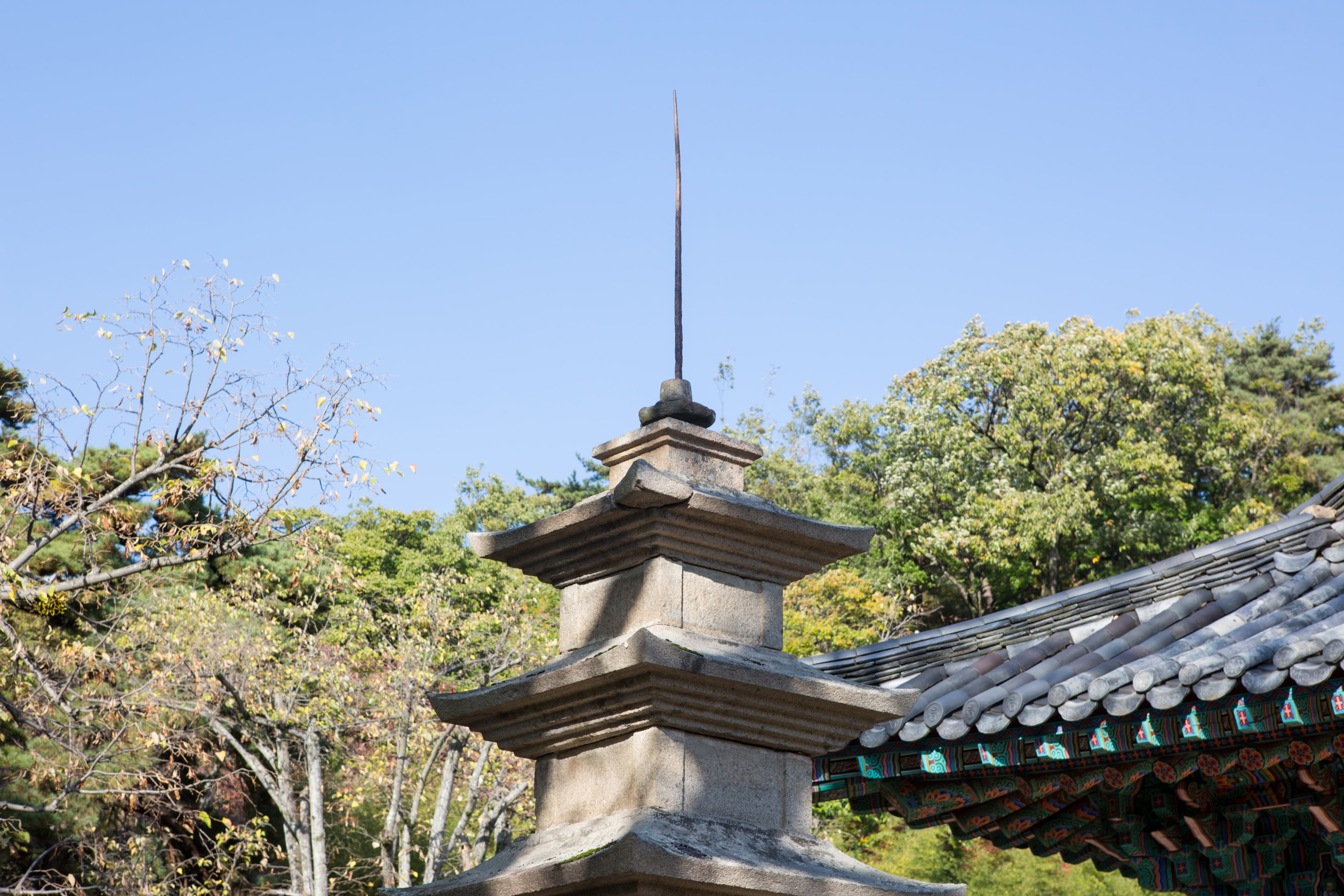 대구 동화사 금당암 동·서 삼층석탑 — 대구 동화사 금당암 동·서 삼층석탑_서 삼층석탑 탑신부 (촬영년도 : 2015년)