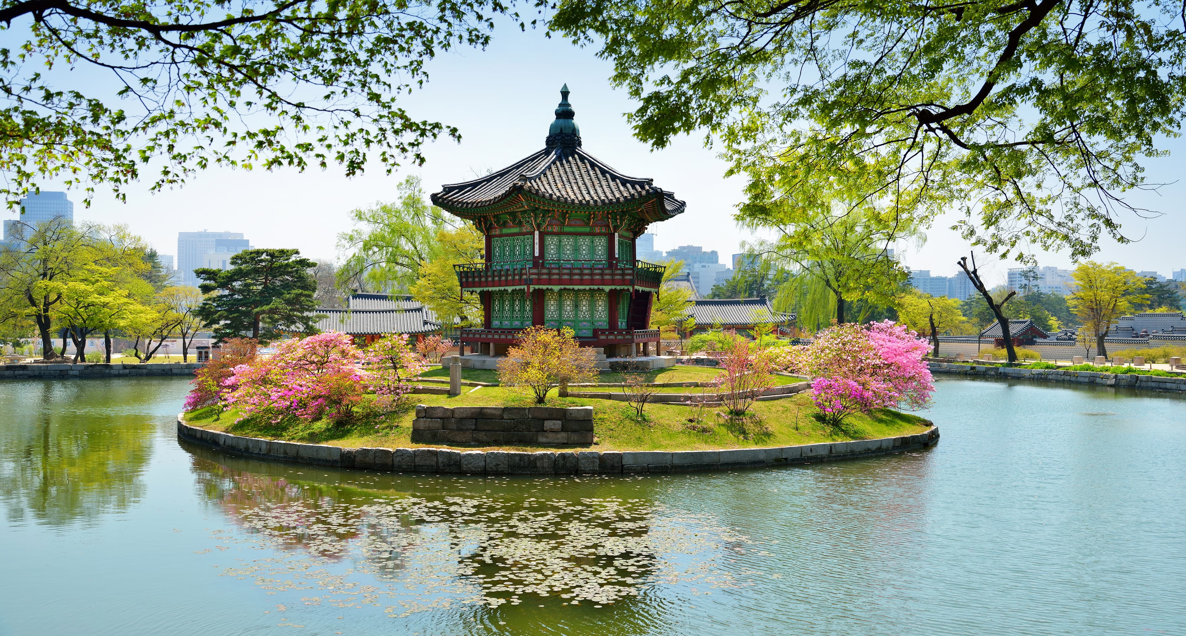 경복궁 향원정 — 경복궁 향원정_전경(봄)