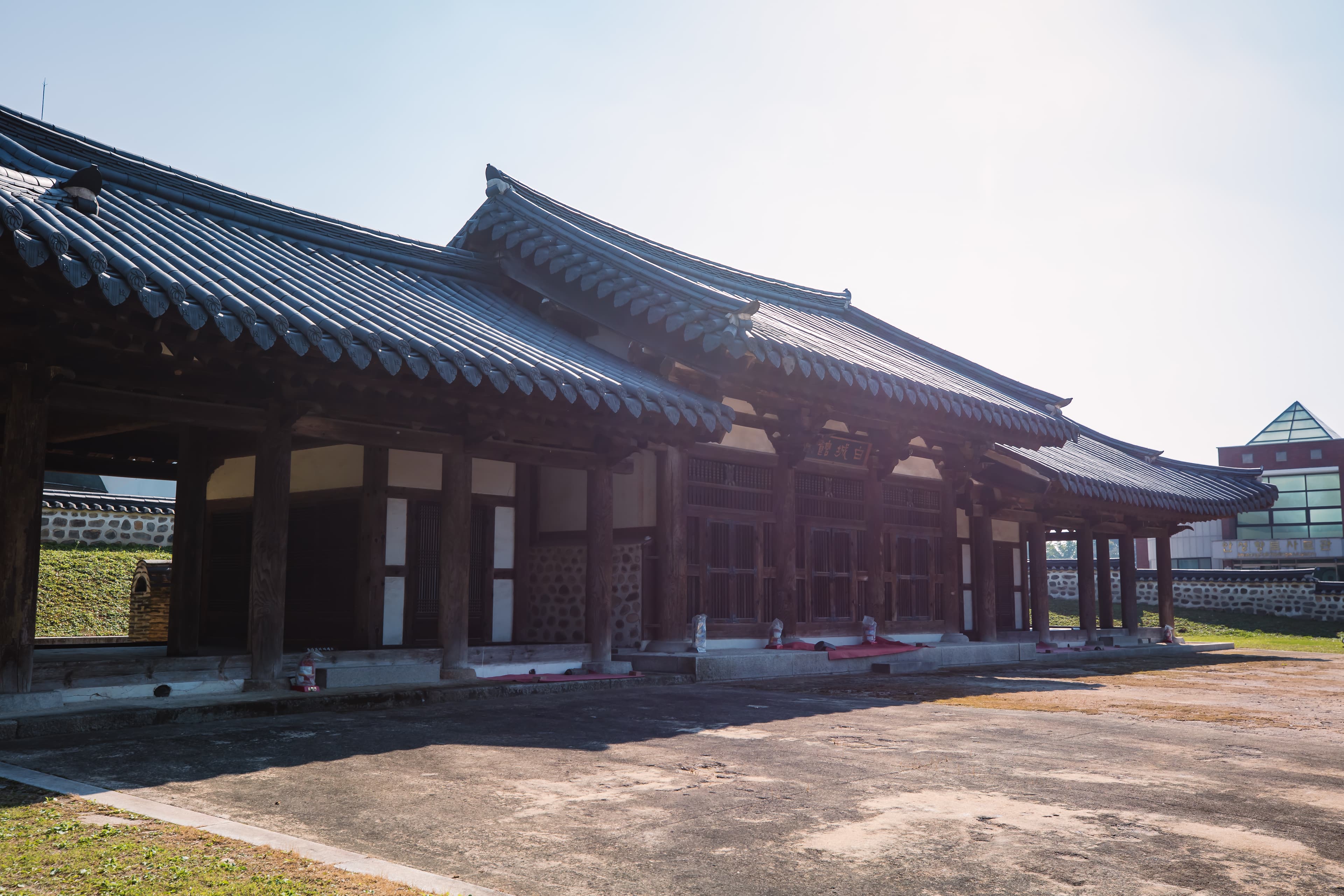 안성 객사 정청 — 안성 객사 정청