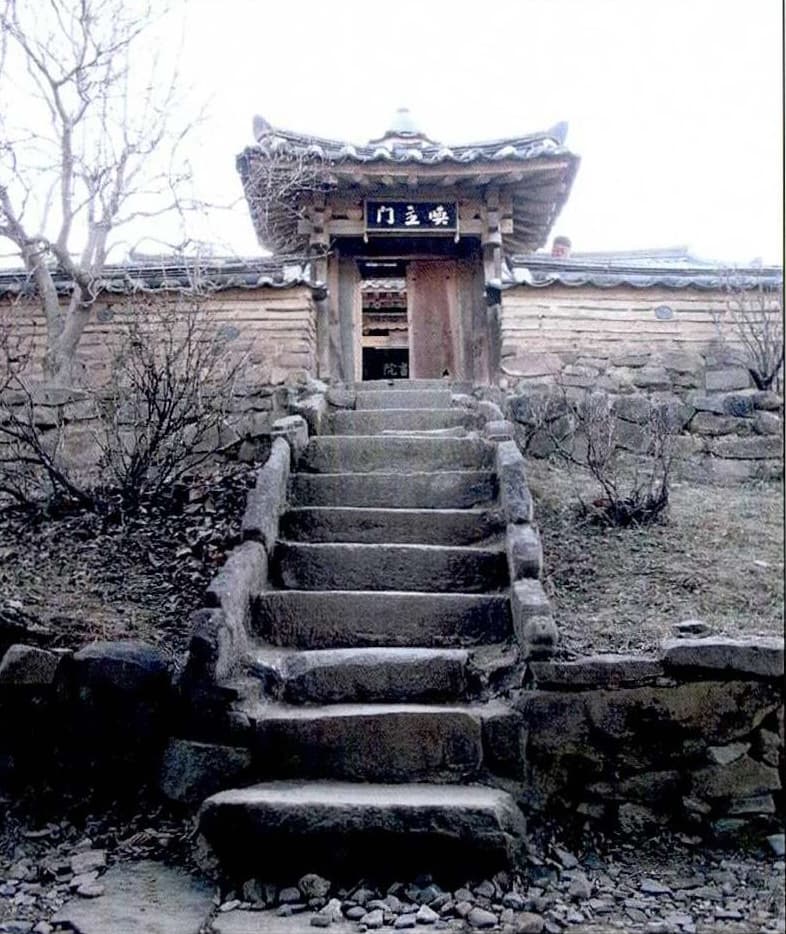 달성 도동서원 — 환주문 및 담장전경