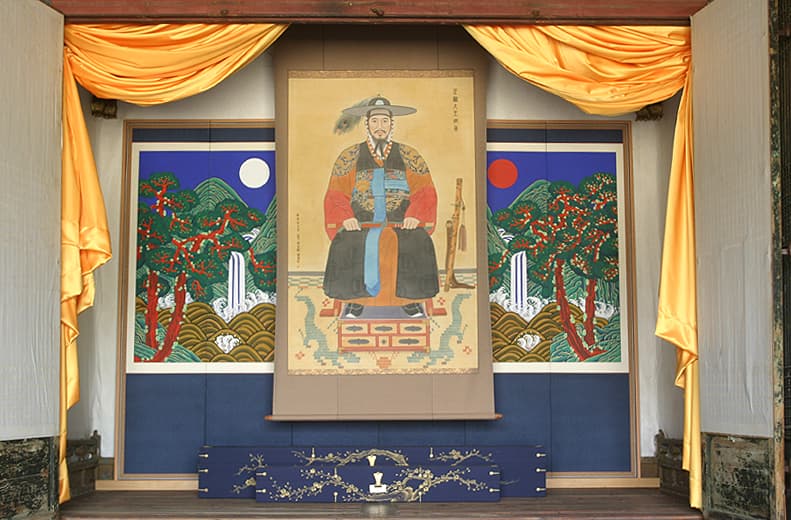 수원 화령전 — 정조대왕초상화