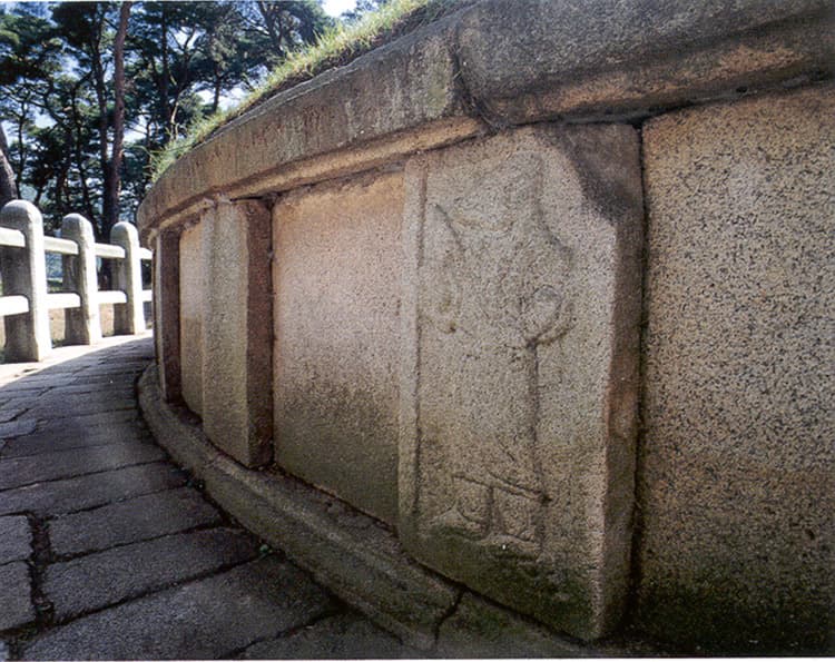 경주 헌덕왕릉 — 경주 헌덕왕릉 호석 세부
