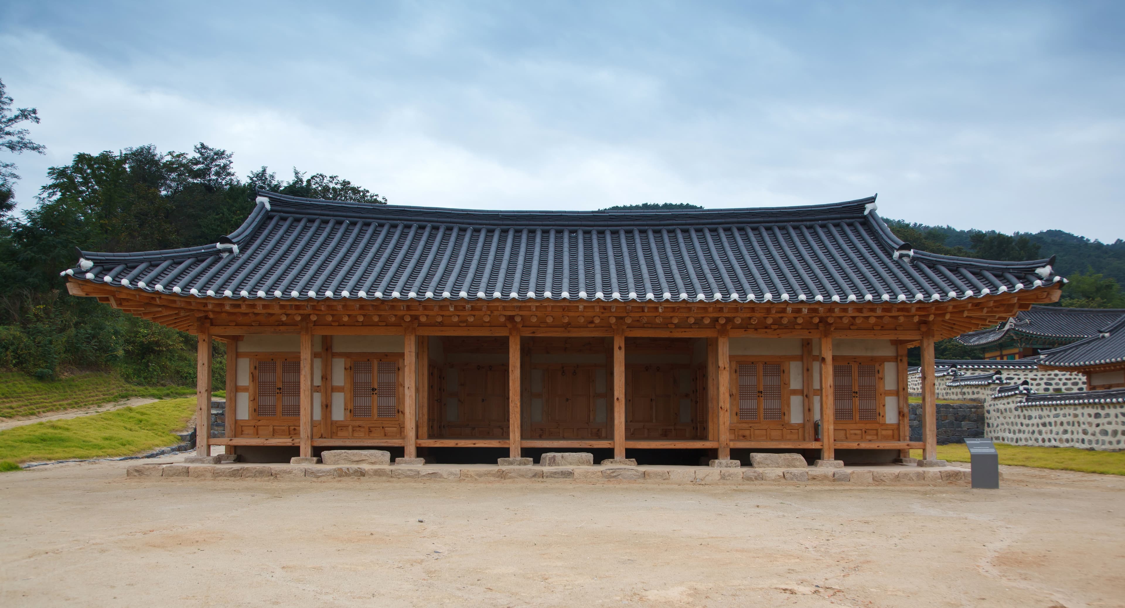 부여 홍산현 관아 — 부여 홍산현 관아_관청 (촬영년도 : 2015년)