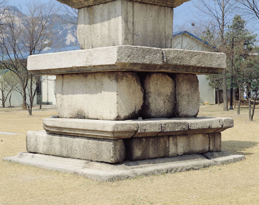 개성 남계원지 칠층석탑 — 개성 남계원지 칠층석탑 기단부