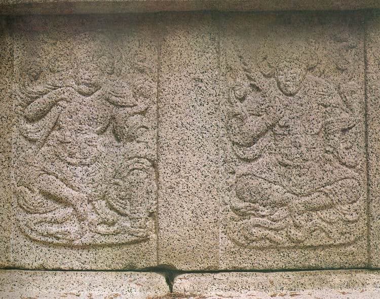 산청 범학리 삼층석탑 — 기단팔부중상
