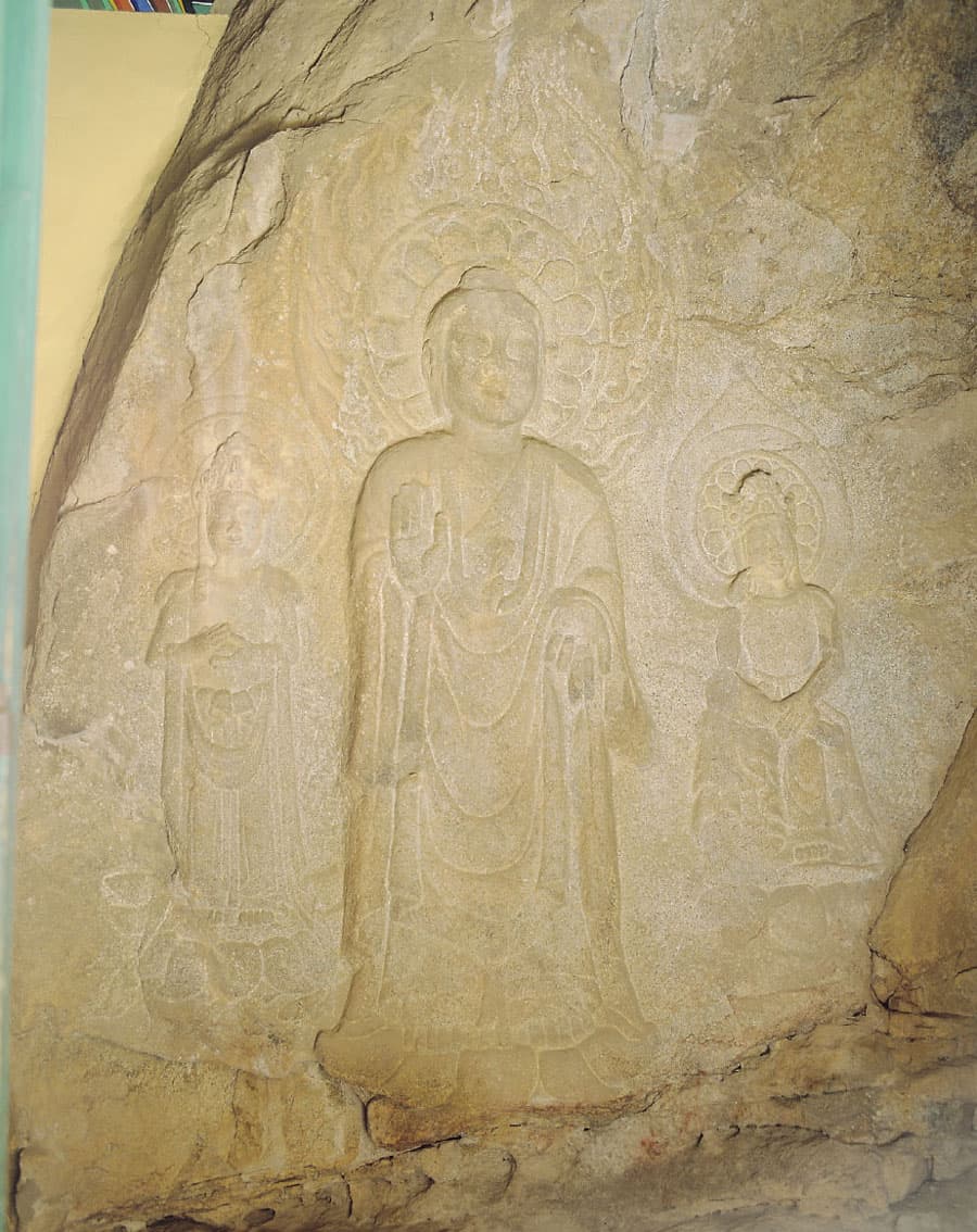 서산 용현리 마애여래삼존상 — 서산 용현리 마애여래삼존상