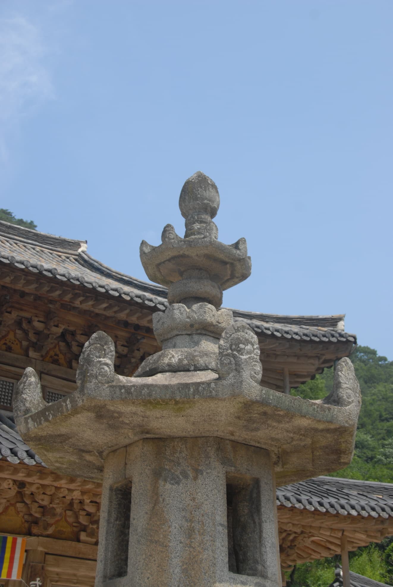 구례 화엄사 각황전 앞 석등 — 옥개석 및 상륜부 확대사진