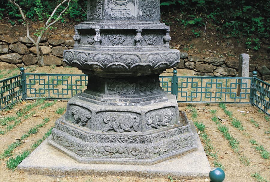 구례 연곡사 동 승탑 — 구례 연곡사 동 승탑 기단부