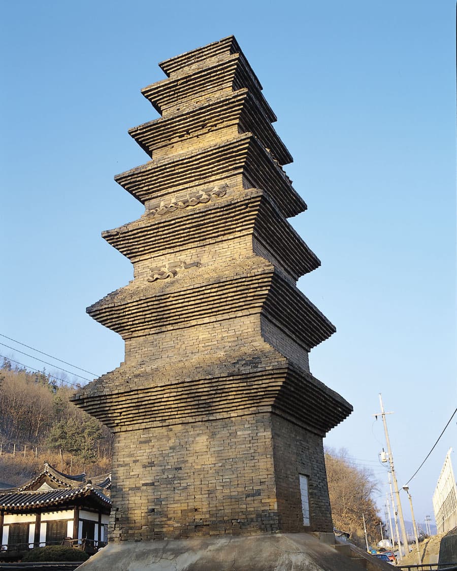 안동 법흥사지 칠층전탑 — 안동 법흥사지 칠층전탑 확대