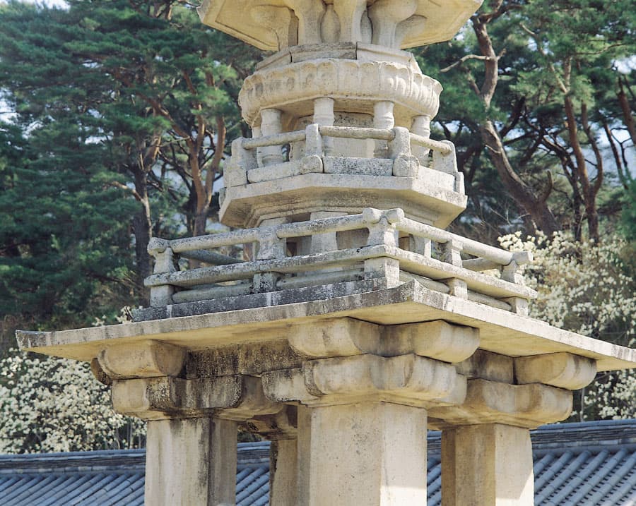 경주 불국사 다보탑 — 불국사 다보탑 1,2층 탑신부