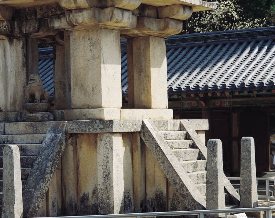 경주 불국사 다보탑 — 불국사 다보탑 기단부(계단석)