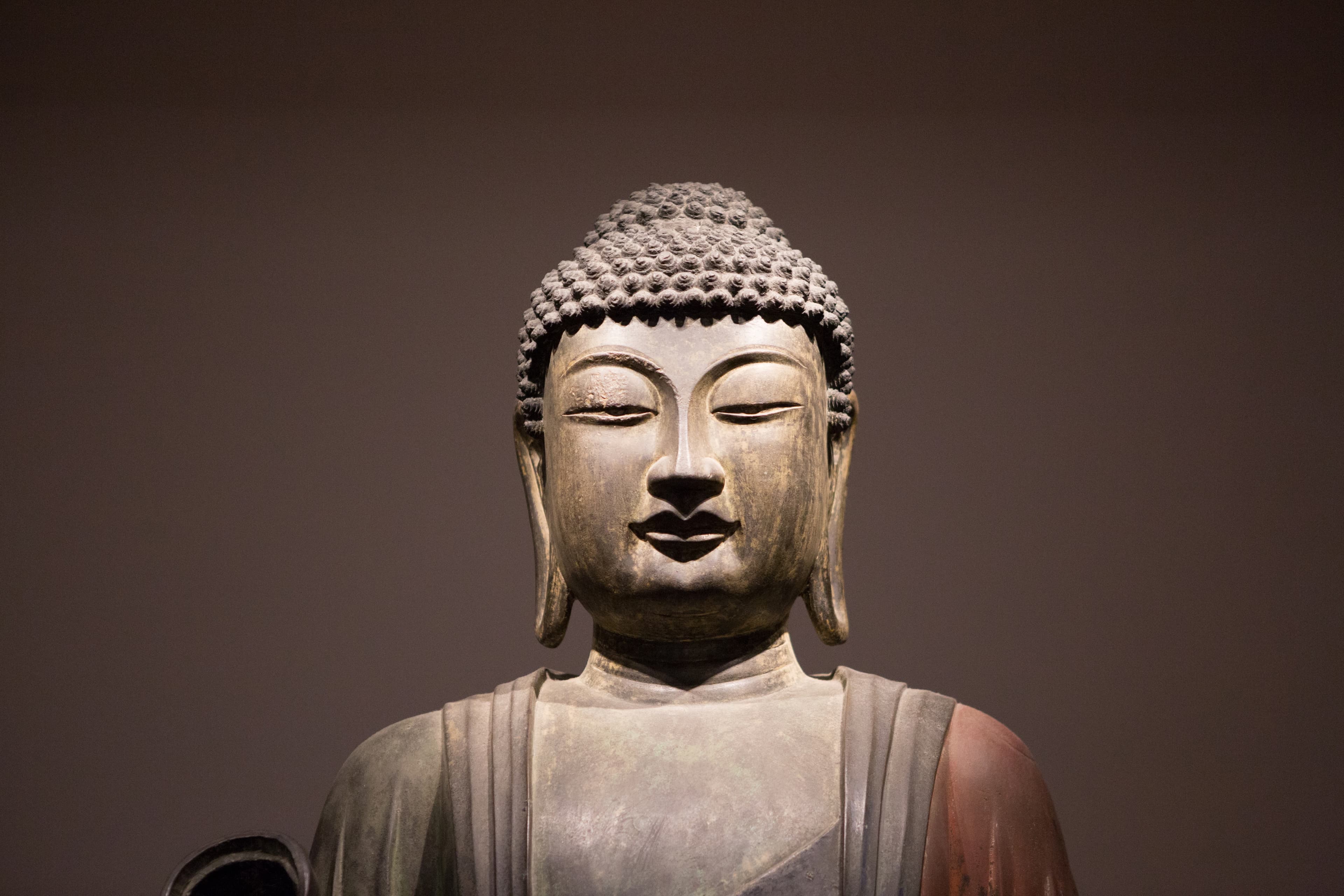 경주 백률사 금동약사여래입상 — 경주 백률사 금동약사여래입상_두광 (촬영년도 : 2015년)