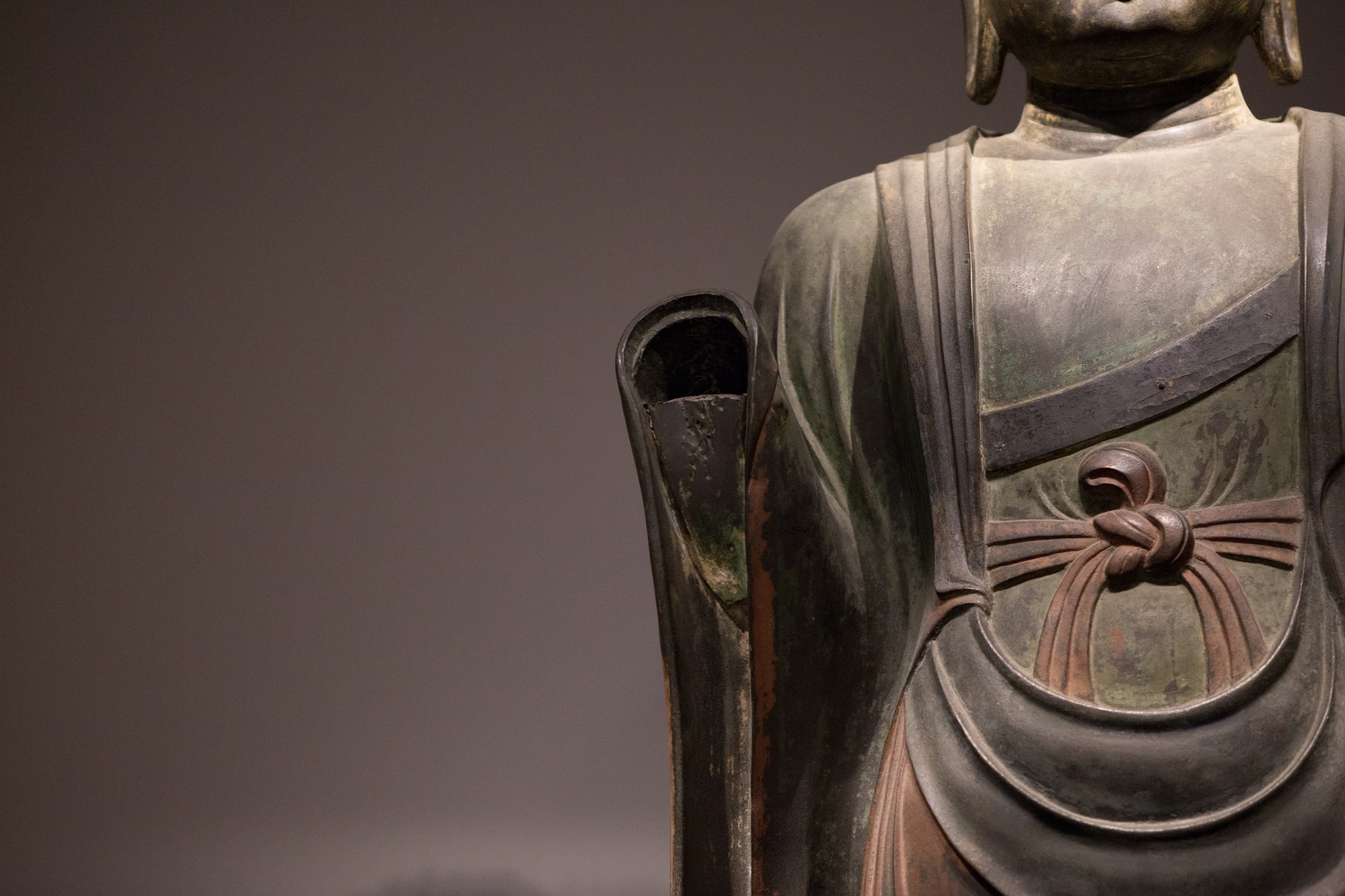 경주 백률사 금동약사여래입상 — 경주 백률사 금동약사여래입상_약사불1 (촬영년도 : 2015년)
