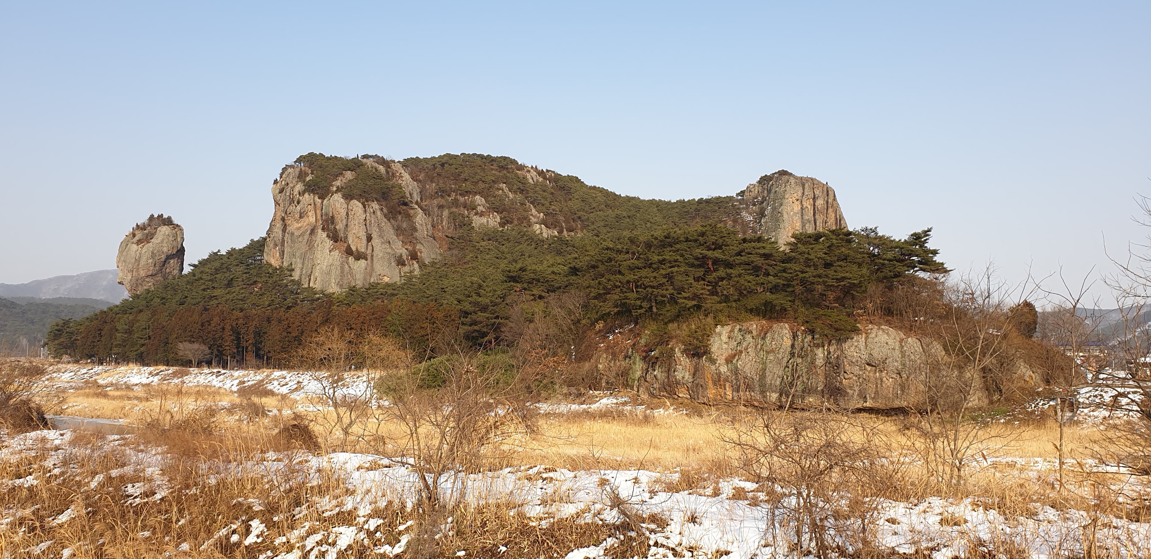 고창 병바위 일원 — 병바위 원경