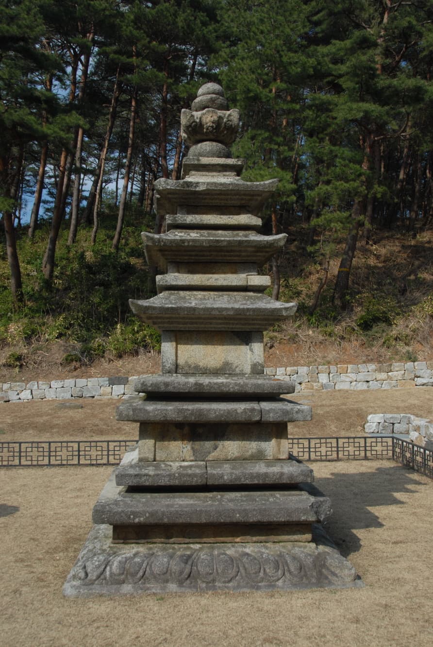 강릉 신복사지 삼층석탑 — 강릉 신복사지 삼층석탑(촬영:문화재청)
