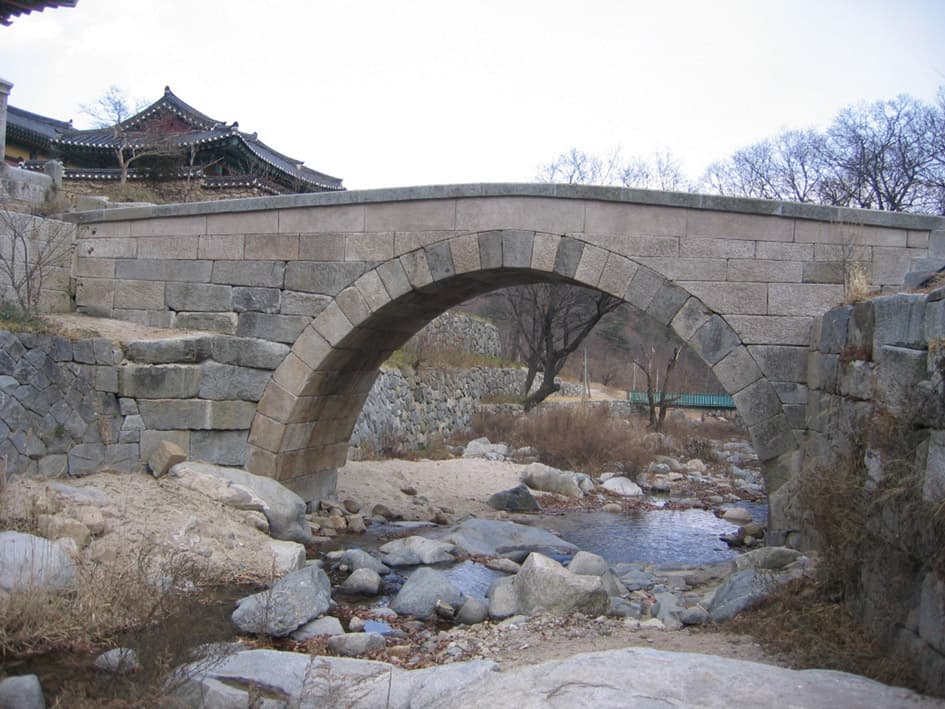고성 건봉사 능파교 — 능파교 근경