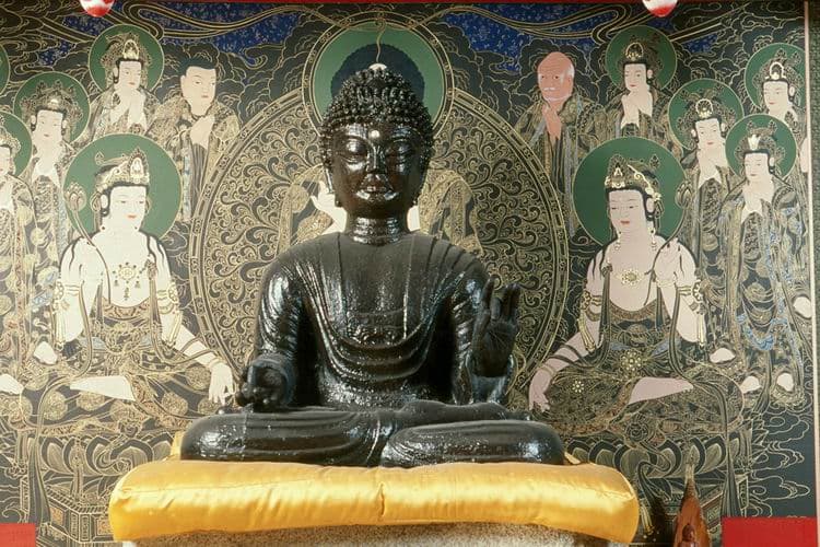 충주 철조여래좌상 — 충주 철조여래좌상
