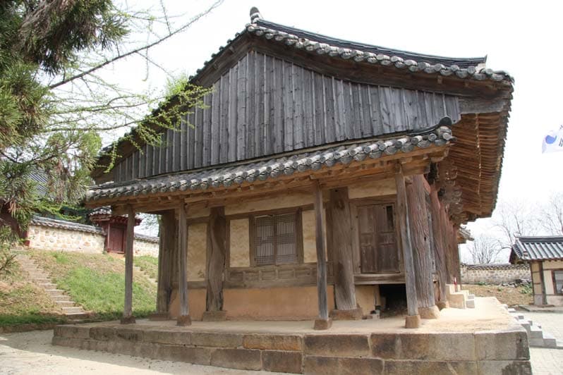 논산 노강서원 강당 — 논산 노강서원 강당 측면