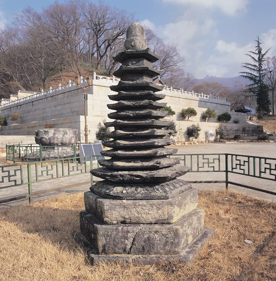 김제 금산사 육각 다층석탑 — 금산사 육각다층석탑