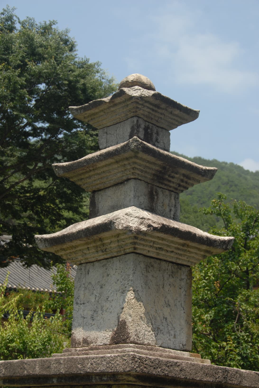 구례 연곡사 삼층석탑 — 구례 연곡사 삼층석탑 상층부