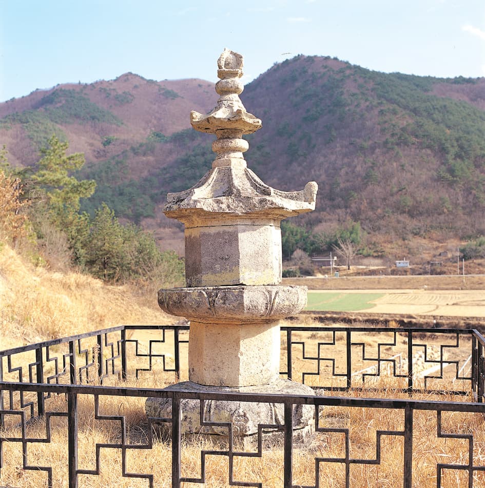 장흥 보림사 서 승탑 — 장흥 보림사 서 승탑 중 북쪽부도