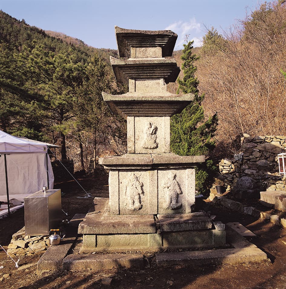 순천 금둔사지 삼층석탑 — 삼층석탑 전경