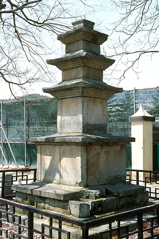 봉화 서동리 동·서 삼층석탑 — 봉화 서동리 동ㆍ서 삼층석탑