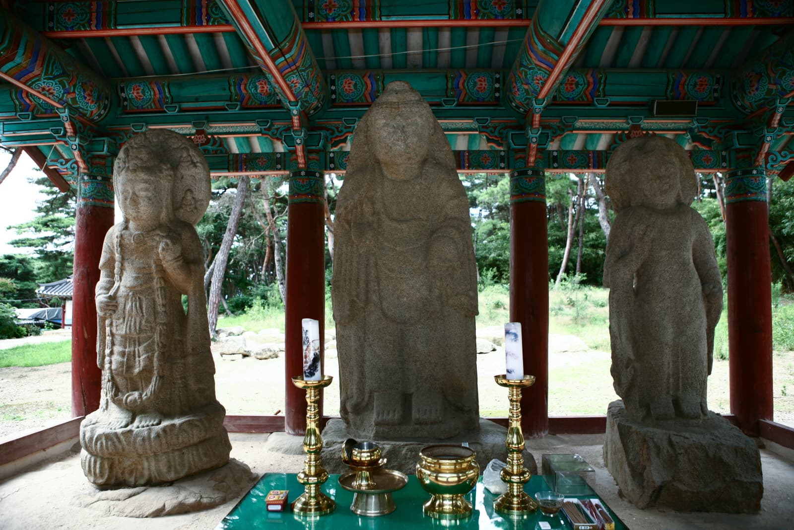 경주 배동 석조여래삼존입상 — 경주 배동 석조여래삼존입상