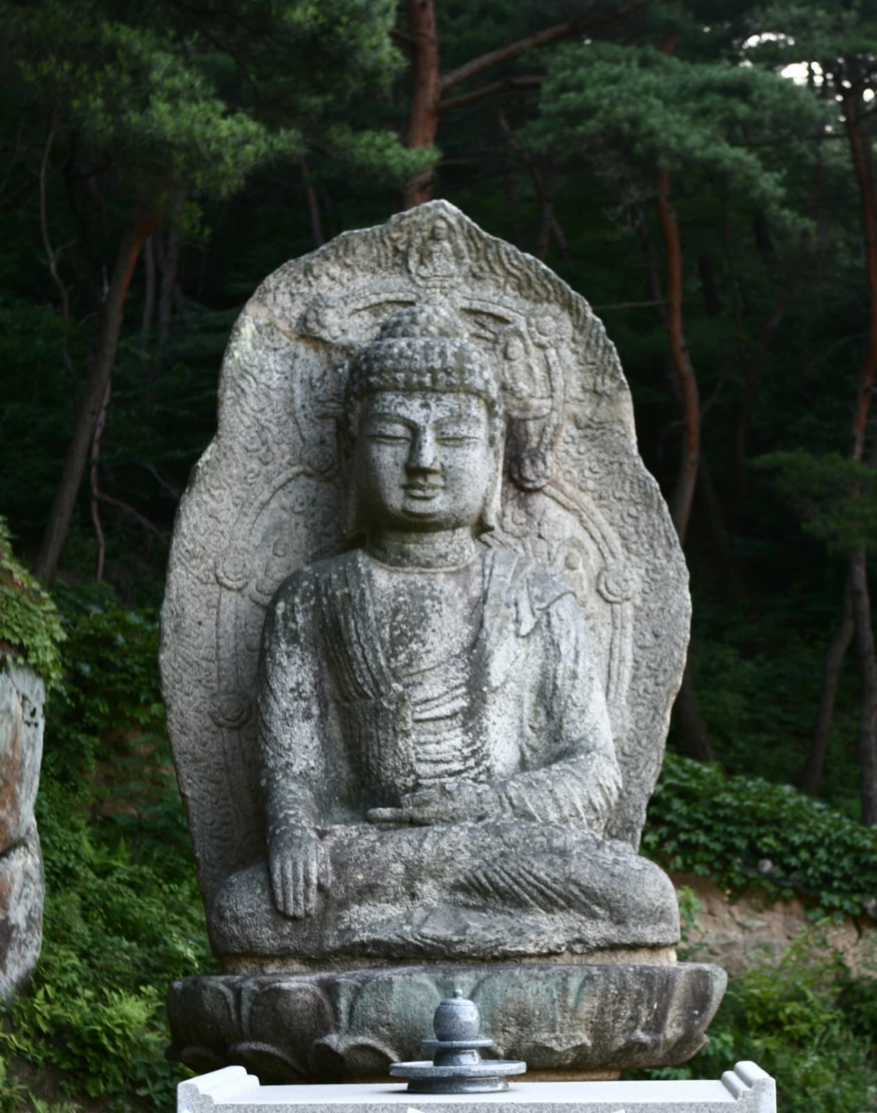 경주 남산 미륵곡 석조여래좌상 — 경주 남산 미륵곡 석조여래좌상